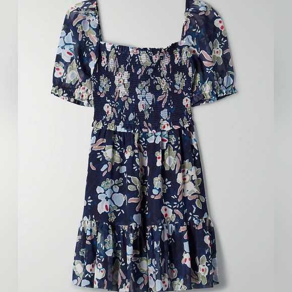 Wilfred Dresses & Skirts - Wilfred Laken Short Sleeve Mini Dress - Small